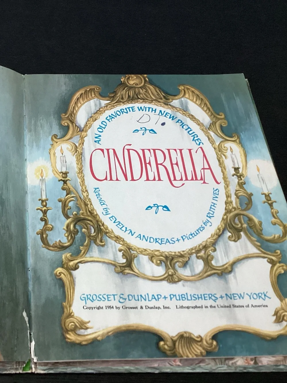 Vtg. Hardcover children’s book titled CINDERELLA a Classic Children’s Book